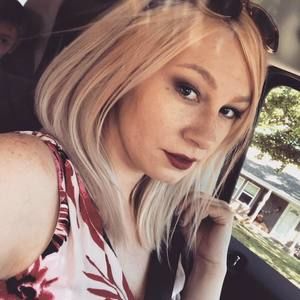 Meet your Posher, Stephanie